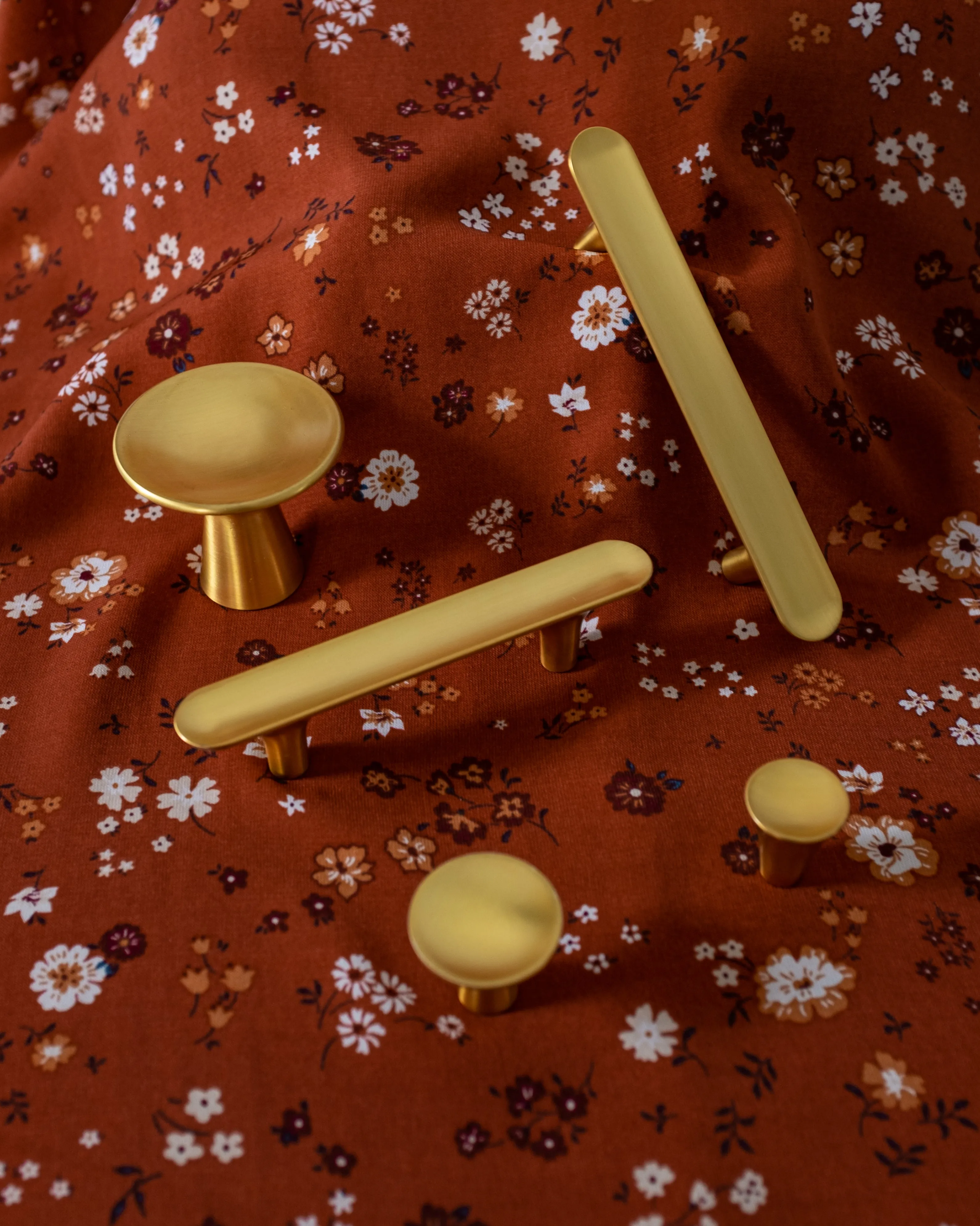 1-1/4 inch (32mm) Maven Knob
