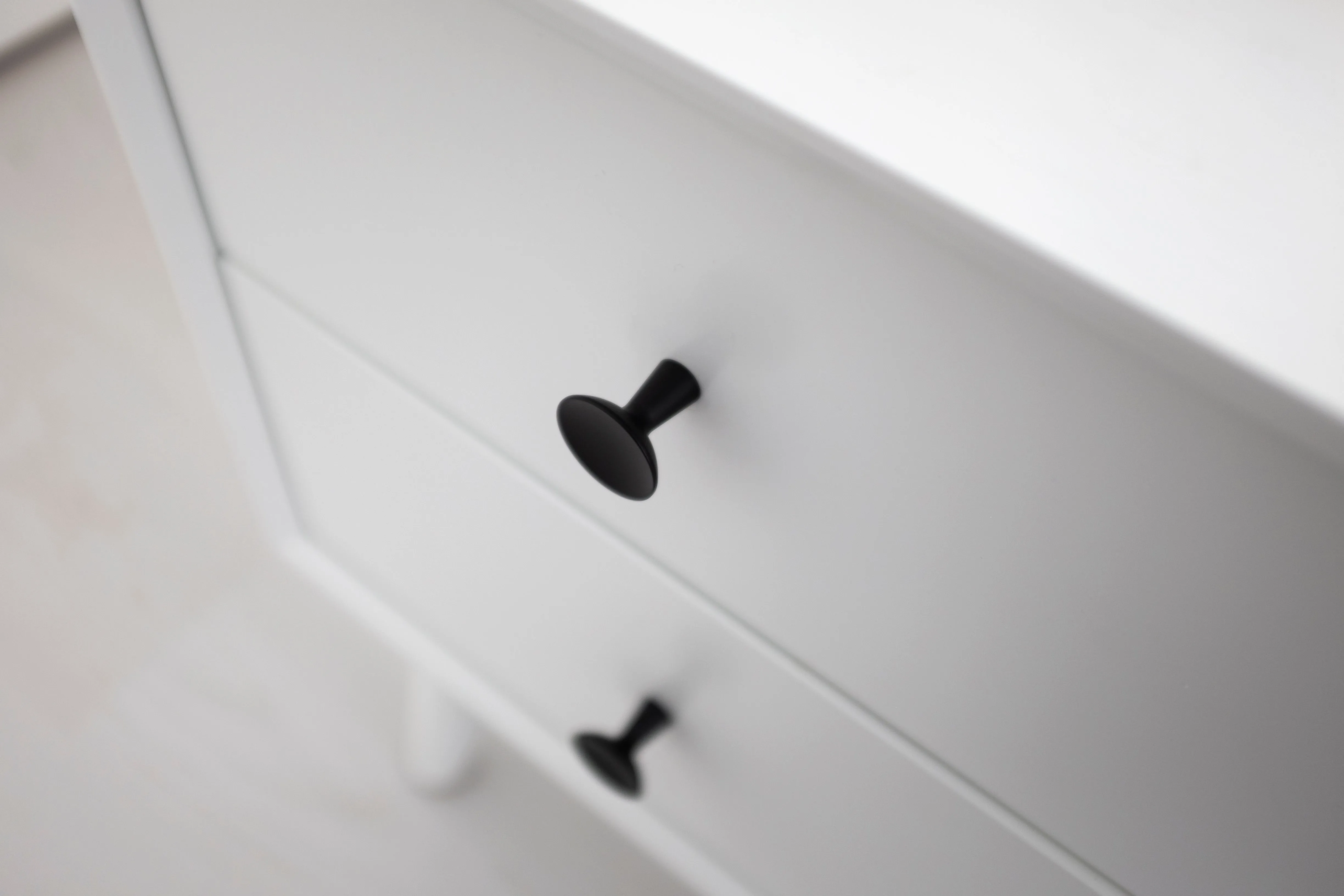 1-1/4 inch (32mm) Maven Knob