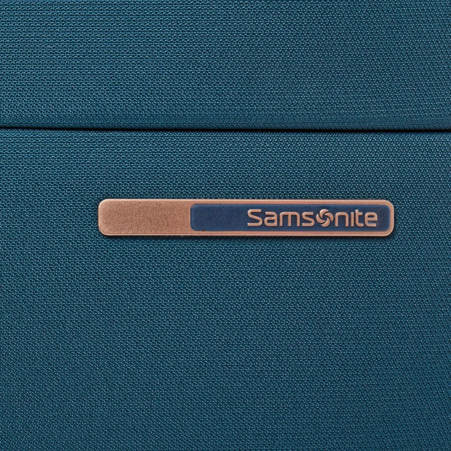Samsonite Base Boost Medium Expandable Spinner